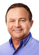 Retrato de CARLOS BRANDÃO