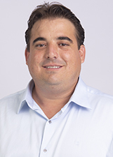 Retrato de ADRIANO ALVARENGA