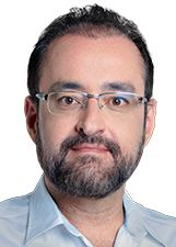 Retrato de GUSTAVO SANTANA