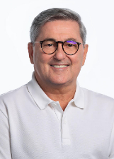 Retrato de TOMBA FARIAS