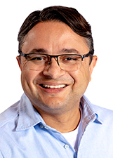 Retrato de VANDINHO LEITE