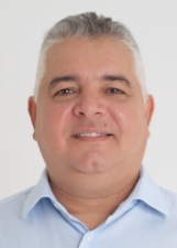 Retrato de CHARLES BENTO