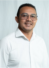 Retrato de NILTON LOPES