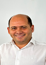 Retrato de ADEILDO ROSA