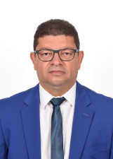 Retrato de DR CARLINHOS VALIM