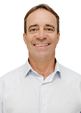Retrato de FLÁVIO BRITO