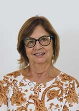 Retrato de LÚCIA MIRANDA