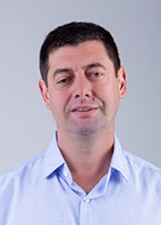 Retrato de ROBERTO GUELERE