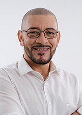 Retrato de CARLOS LEAL