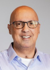 Retrato de MAX FORTES
