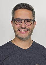 Retrato de LEO PEREIRA