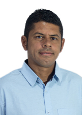 Retrato de EMERSON BILUZINHO