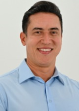 Retrato de DOUGLAS MELO