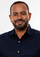 Retrato de GEORGE DE ALÍRIO