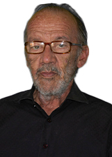 Retrato de DINALDO MACHADO