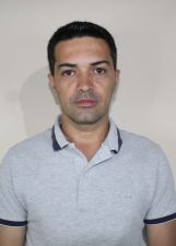 Retrato de REINALDO VIANA