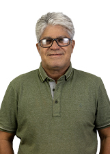 Retrato de HELINHO MENDONÇA