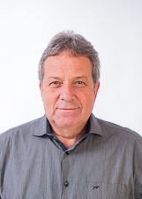 Retrato de FLAVIO FARIA