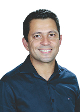 Retrato de DOUGLAS VALENTE