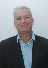 Retrato de VINICIUS QUEIROGA