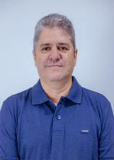 Retrato de LEO AIRES
