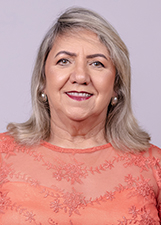 Retrato de DRA. FÁTIMA FEITOSA