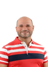 Retrato de LEO MARTINS