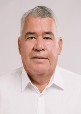 Retrato de DERY DO GRAVATA