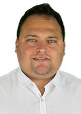 Retrato de JUNIOR MATCIULEVICZ