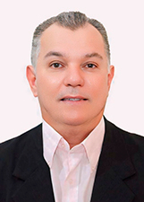 Retrato de ARI MARTINEZ