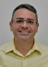 Retrato de GUSTAVO VERAS