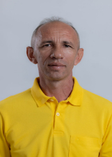 Retrato de ROBERTO TAVARES