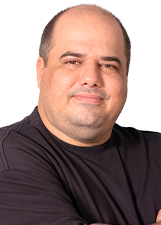 Retrato de LEO COELHO