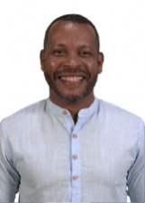 Retrato de LEON GOMES