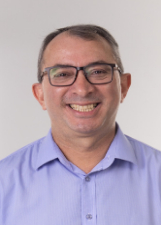Retrato de CHARLES NEVES