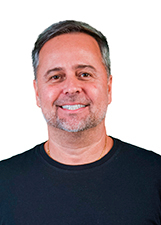 Retrato de TIAGO FORASTIERI