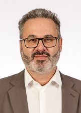 Retrato de ROBERTO ROBAINA