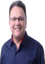 Retrato de CESAR BUSNELLO