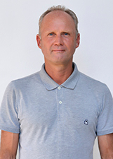 Retrato de RONI BOLTER