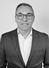 Retrato de RONALDO HOESEL