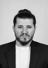 Retrato de CRIS MORAES