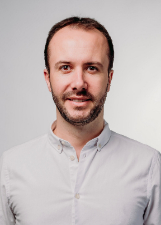 Retrato de LEONARDO CARVALHO