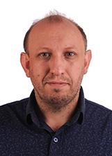 Retrato de MAMUTY PETRY