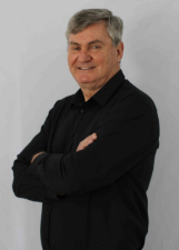 Retrato de ARI ROEHRS
