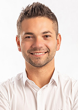 Retrato de MAURÍCIO OLIVEIRA