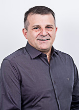 Retrato de ADEMIR HUBERT