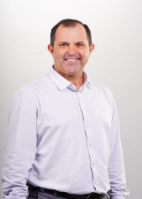 Retrato de CHARLES SALVADOR