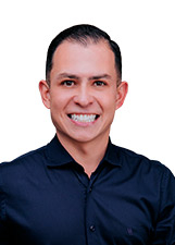 Retrato de DOUGLAS MICHELS