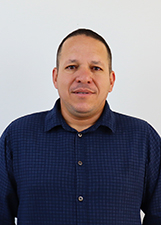 Retrato de ROGER MARTINS