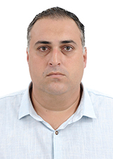 Retrato de DOUGLAS KHENAYFIS ADVOGADO